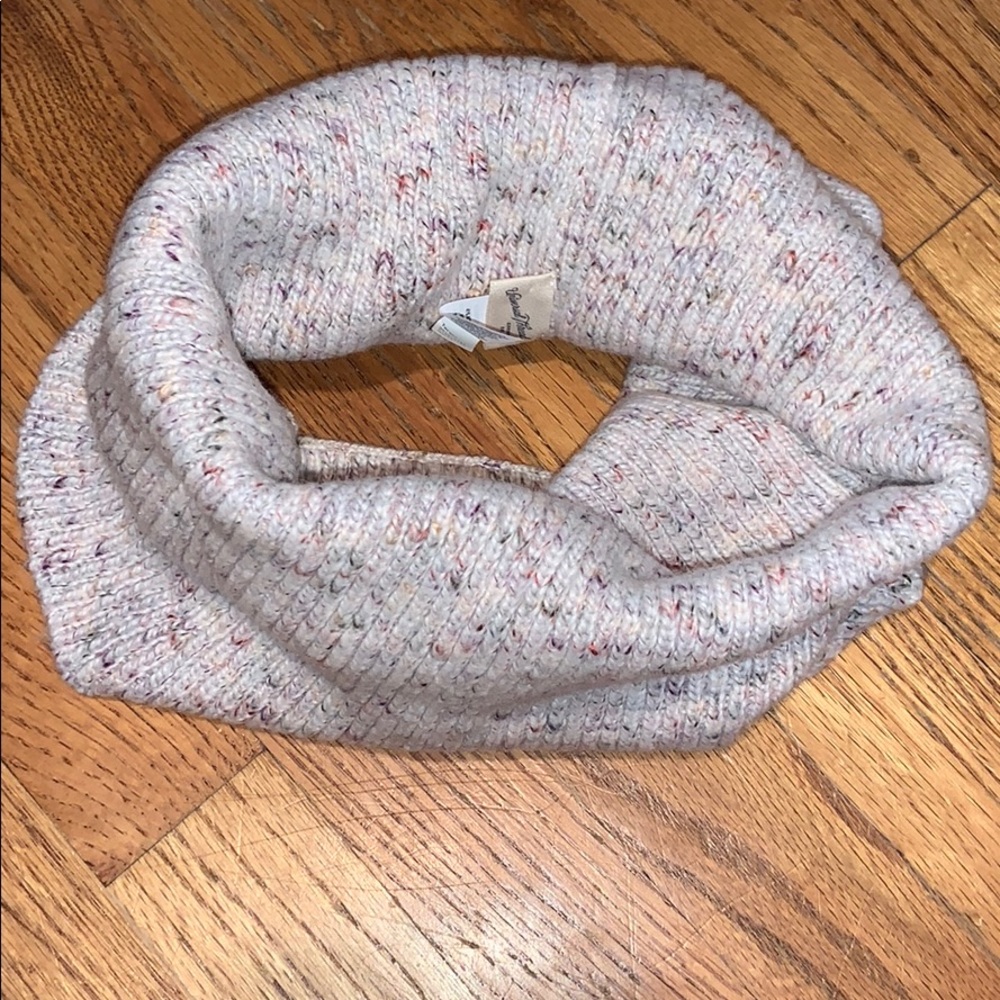 Universal Thread multi-colored scarf - Picture 2 of 4